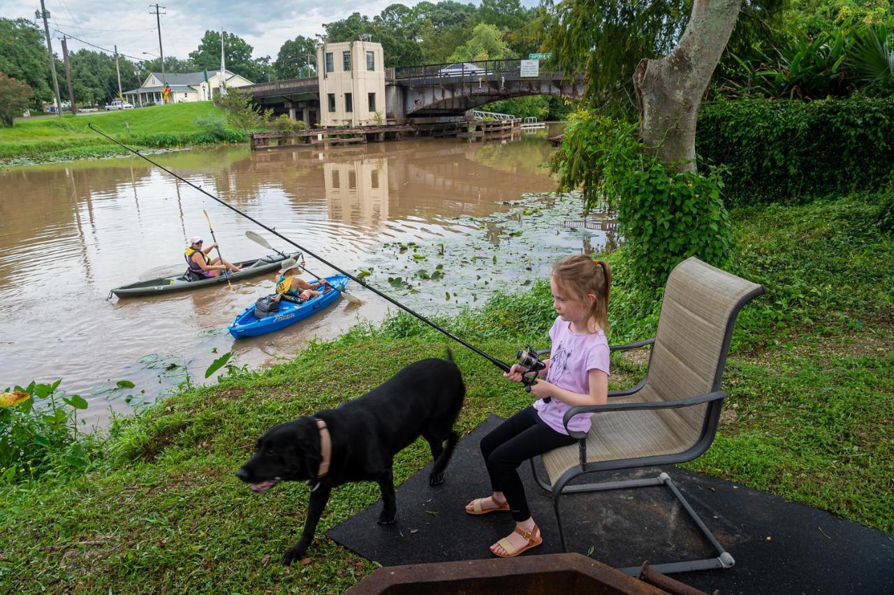 Chateau Royale, Pet Friendly, On Bayou, Downtown! New Iberia Exterior photo